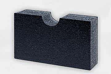 Dunkelgraue Schaumstoffplatte stehend mit schwarzer Folienoberfläche