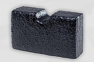 Weiße Polyestervliesplatte mit schwarzer Folie umhüllt