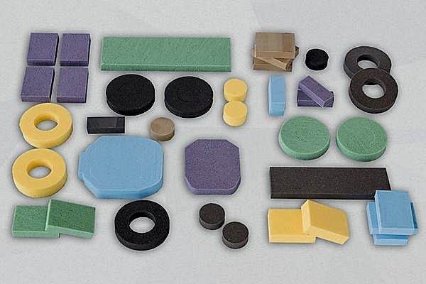 Küçük parçalar viyolonsel titreşim yalıtımları