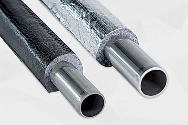 [Translate to Türkisch:] 2 Rohrisolierungen nebeneinander